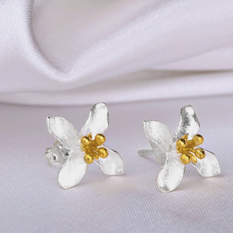 Lily Flower Stud Earrings - 925 Sterling Silver Stud Earrings - OHR925-41