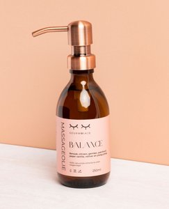 Natuurlijke massage olie - Balance - 250 en 500 ML - Adviesprijs €19,95/€27,95