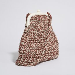 “Kiss me Mama” crochet retro shape purse
