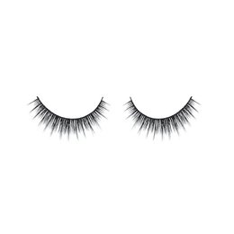Long, dramatic false eyelashes with a romantic, flirtatious style. Ideal for creating a bold, glamorous eye look.