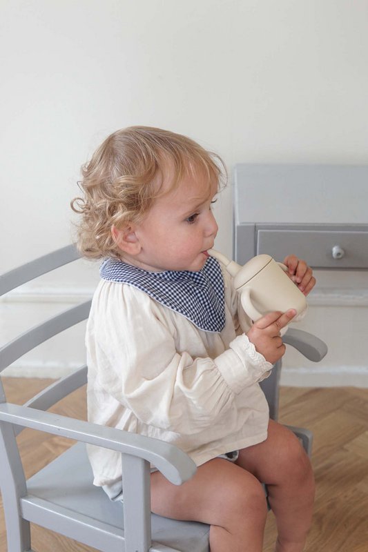 Sippy Cup in silicone - Beige ostrica