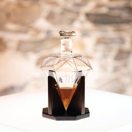  Diamond-shaped clear glass decanter with geometric faceted design, wooden base, stopper, elegant liquor bottle