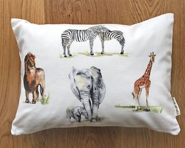 Cojín infantil con estampado de animales de Safari