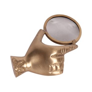 Magnifying hand