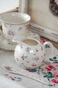 Porcelain milk jug Lisa Isabelle Rose