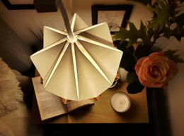 Origami Anhänger in Ecowood und White Paper - Größe S.