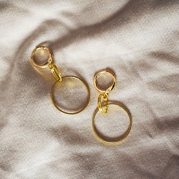 Boucles d'oreilles Welcome Huggie