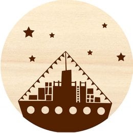 A round wooden wall decoration featuring a silhouette of a steamboat against a starry night sky background. Available in 4 sizes: 15 cm, 20 cm, 25 cm, and 30 cm.