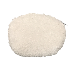  Cream-colored wallet made of soft, plush material measuring 12.5 x 8 cm, suitable for storing toiletries.