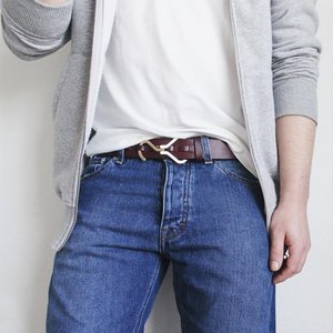 Oxblood statement belt, Italian leather, brass hook buckle 'The Shelby'