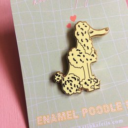 Pin caniche, esmalte duro, tema perro