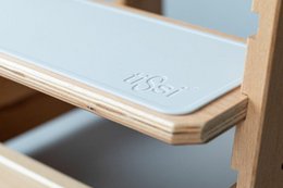 Gray anti-slip mat set for Felix learning tower, made of durable material for baby's safety and stability.