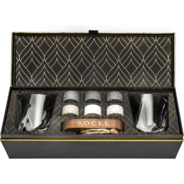 The Connoisseur's Set - Twist Whiskey Glass Edition is a cocktail set that includes a set of twist whiskey glasses, a polishing cloth, and a wooden box. The set features a sleek, modern design with a diamond pattern on the box.