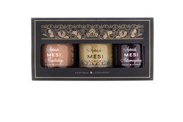 Gift set with 3 x 50 g honey jars in a carton gift box. Includes blossom honey, honey with cranberries, honey with blueberries, honey with matcha, honey with wild berries, honey with strawberries, honey with sea buckthorn, and honey with wild berries.
