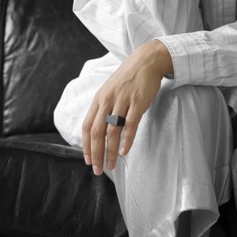 MK3 ANILLO ASIMÉTRICO – NEGRO - Joyería Minimal Contemporánea hecha a mano en Concreto