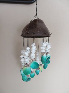 Kokosnoot schelpenhanger - Batok Grin