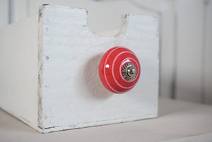 Rode meubelknop met strepen 4 cm Isabelle Rose