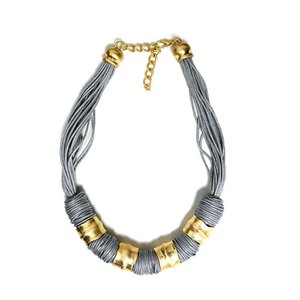Ketting van meerstrengig koord met gouden details
