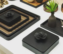 Caja de madera lacada en negro y cerámica 20cm - Black Rose 20cm
