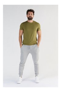 T2100-13 | TENCEL™ Active Herren T-Shirt - Olive