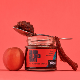 Curried sun-dried tomato stir-in paste, 125ml, seasoning product. Contains sun-dried tomatoes, spices, and herbs for adding flavor to dishes.