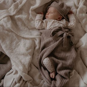 Wrap Snuggle Bobbie Camel