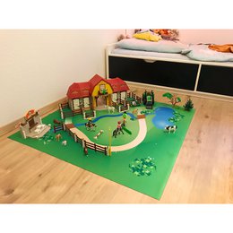 Legemåtte - Stort landskab med vandløb 110cm x 110cm