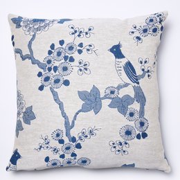 Delft-style cushion cover with blue floral pattern and bird motif, 46x46 cm in size.