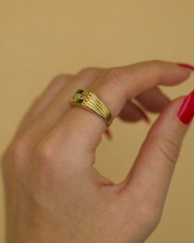 Harpa - Signet Ring for Women