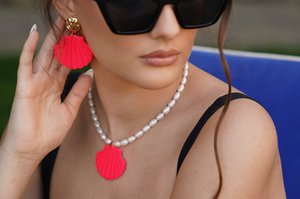 Mermaid - Fluo Pink Pearl and Shell Necklace