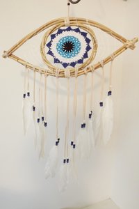 Traumfänger gestrickt blaues Auge oval