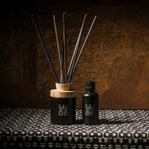 WOO Reed Diffuser | Upcycled vodkaflaske | Sort | 50 ml