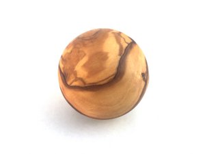 Kugel handgeschnitzt aus Olivenholz