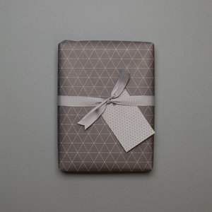 5 eenvoudige cadeaukaartjes "Driehoeken" in bruin gemaakt van 100% gerecycled papier