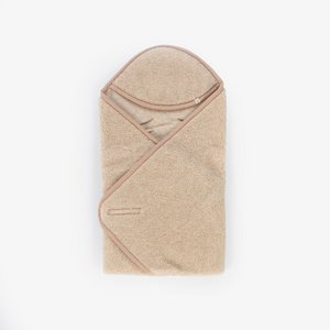 Decke mit Maxi-Cosi-Öffnungen einwickeln