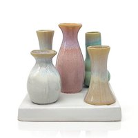 5 Väschen op vierkante dienblad gemaakt van keramische multicolor