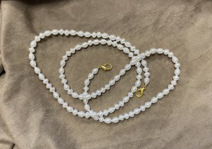 Telephone cord crossbody pearls gold