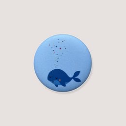 Blue round whale magnet, matte finish, circular design with bubbles