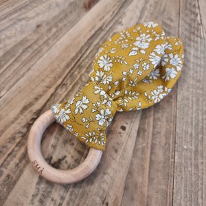 BABY'S CHEWTOY CAPEL