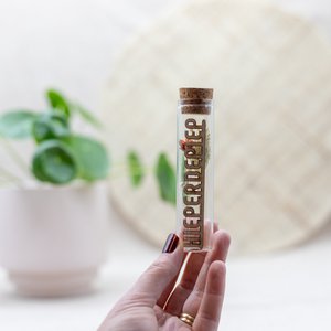 Droogbloemen en tekst in buisje - Hieperdepiep - Verjaardag - Feest