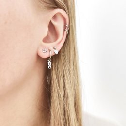 STUD OORBELLEN CHARM HART