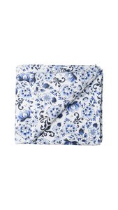 Tablecloth flowers white