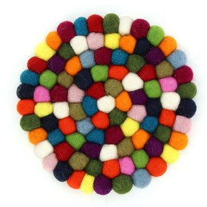 Bovenste lagen kleurrijke ballen