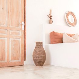 Vævet Boho Vase SAKRA lavet af bananfiber og Raffia
