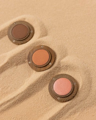 Vegan powder blush - natural and defined look, wooden case included
