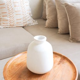 Vaso Vaso decorativo rotondo piccolo bianco per fiori secchi o freschi, realizzato a mano in argilla con BAWA