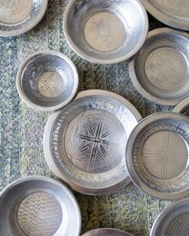  Clear glass round serving plates with geometric etched patterns, 12cm diameter, modern minimalist design.