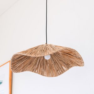 Boho lampenkap – grote raffia plafondlamp – natuurlijke hanglamp – handgemaakte plafondlamp gemaakt van raffia TAMPAH (Ø 53 cm)