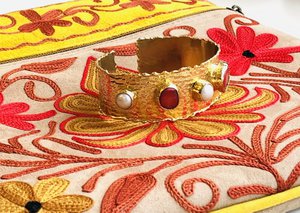 Bracelet gold with pearls and coral