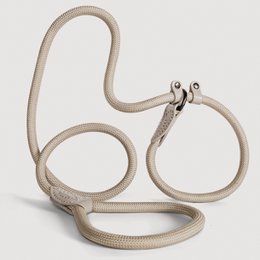  Durable, adjustable dog leash with integrated collar in taupe and grey colors. Made of high-quality materials for comfortable and secure walking.